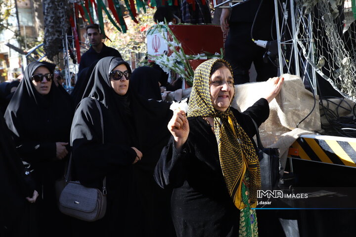 تشییع ۳ شهید گمنام در سنندج