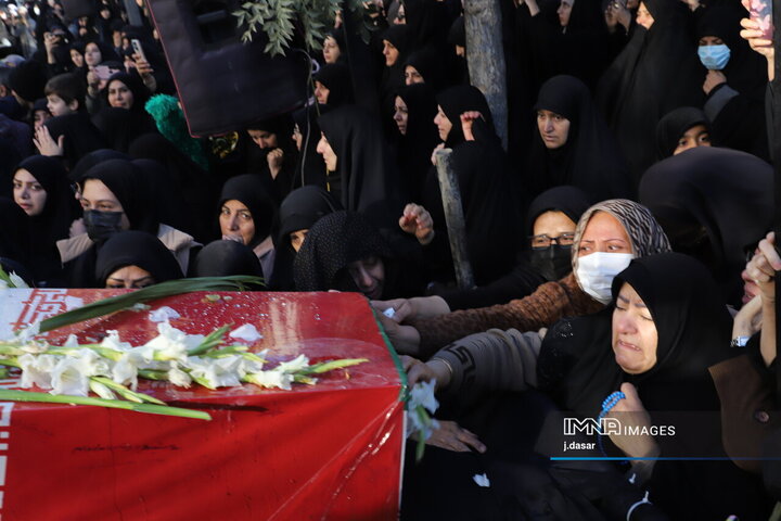 تشییع ۳ شهید گمنام در سنندج