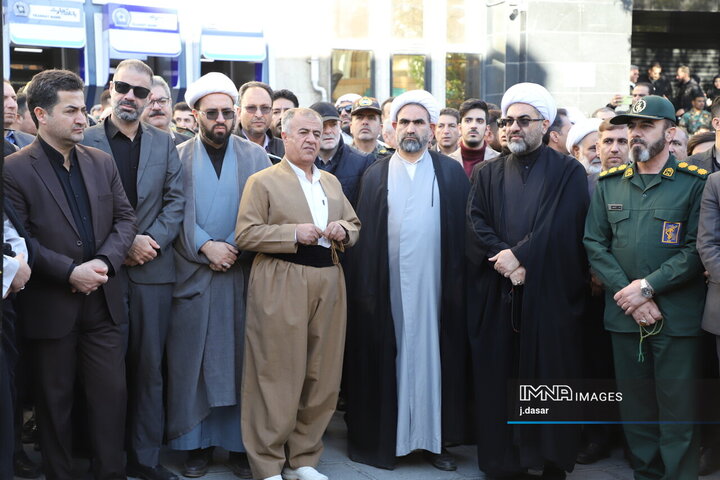 تشییع ۳ شهید گمنام در سنندج