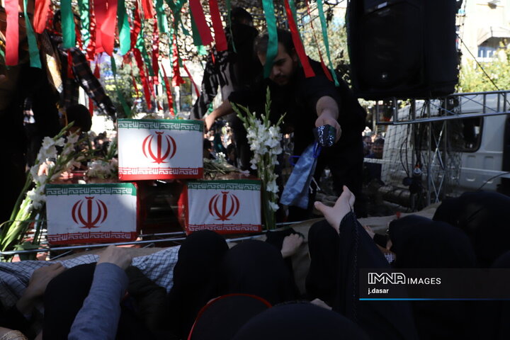 تشییع ۳ شهید گمنام در سنندج