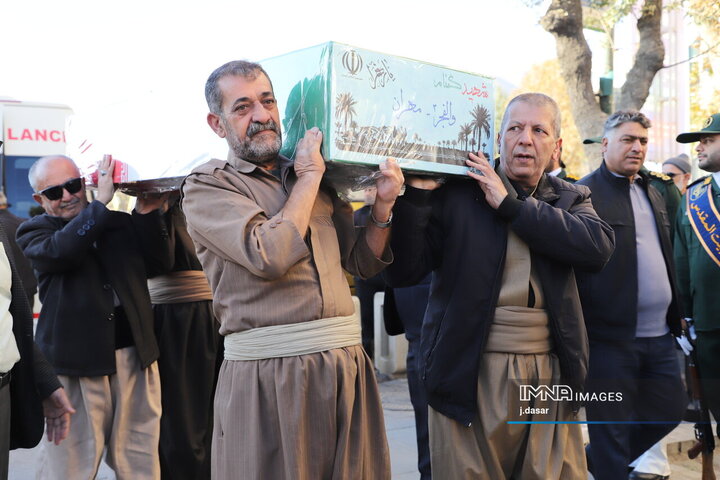 تشییع ۳ شهید گمنام در سنندج