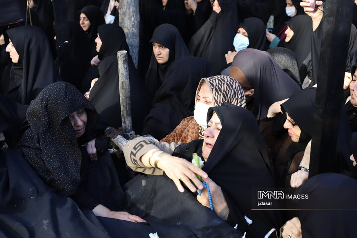 تشییع ۳ شهید گمنام در سنندج