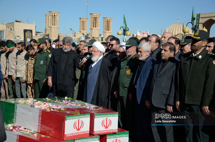 تشییع باشکوه شهدای گمنام همزمان با ایام شهادت حضرت فاطمه(س) در یزد