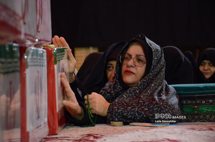 تشییع باشکوه شهدای گمنام همزمان با ایام شهادت حضرت فاطمه(س) در یزد