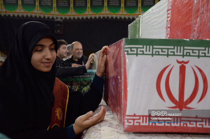 تشییع باشکوه شهدای گمنام همزمان با ایام شهادت حضرت فاطمه(س) در یزد