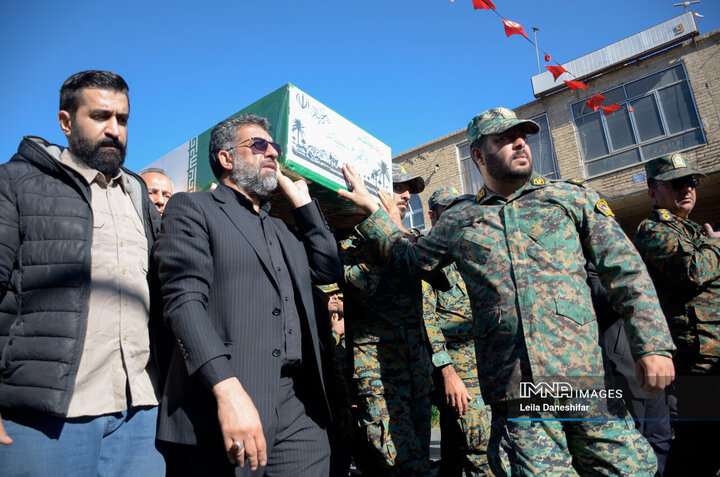 تشییع باشکوه شهدای گمنام همزمان با ایام شهادت حضرت فاطمه(س) در یزد