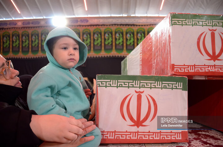 تشییع باشکوه شهدای گمنام همزمان با ایام شهادت حضرت فاطمه(س) در یزد