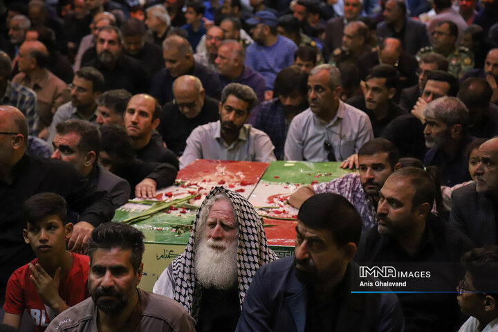 شاخه‌های یاس در اهواز؛ تشییع هشت شهید با نَفَس مادرانه فاطمی