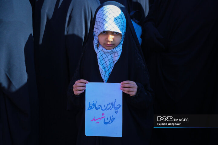 وداع مردم اصفهان با شهدای گمنام دفاع مقدس