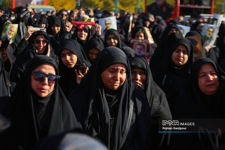 وداع مردم اصفهان با شهدای گمنام دفاع مقدس