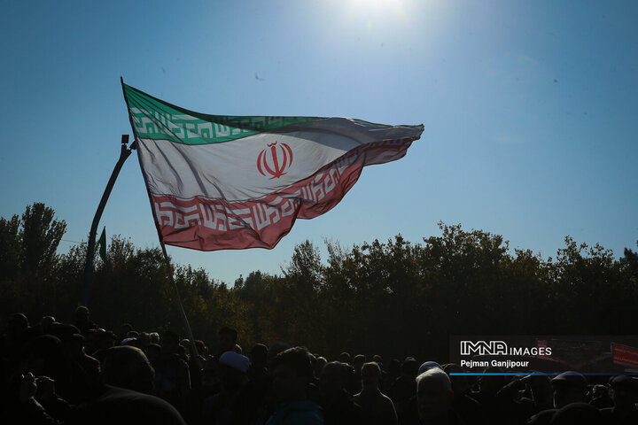 وداع مردم اصفهان با شهدای گمنام دفاع مقدس