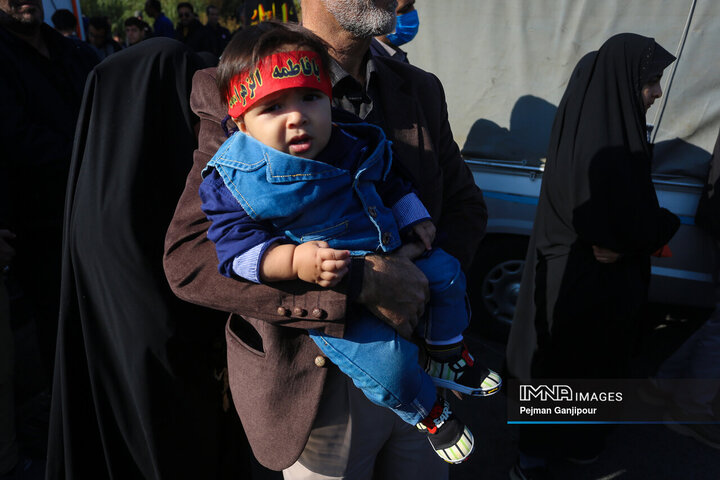 وداع مردم اصفهان با شهدای گمنام دفاع مقدس