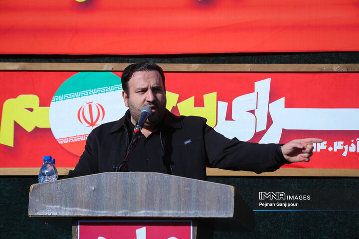 وداع مردم اصفهان با شهدای گمنام دفاع مقدس