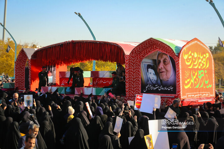 وداع مردم اصفهان با شهدای گمنام دفاع مقدس