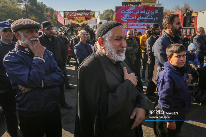 وداع مردم اصفهان با شهدای گمنام دفاع مقدس