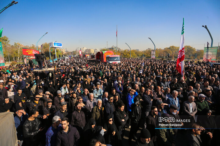 وداع مردم اصفهان با شهدای گمنام دفاع مقدس