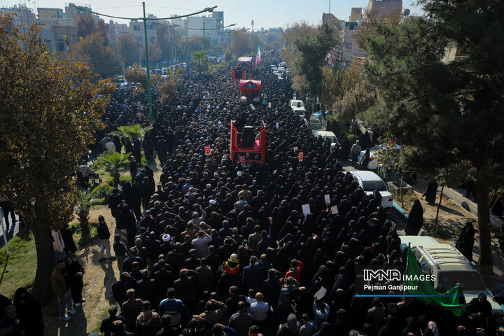 وداع مردم اصفهان با شهدای گمنام دفاع مقدس