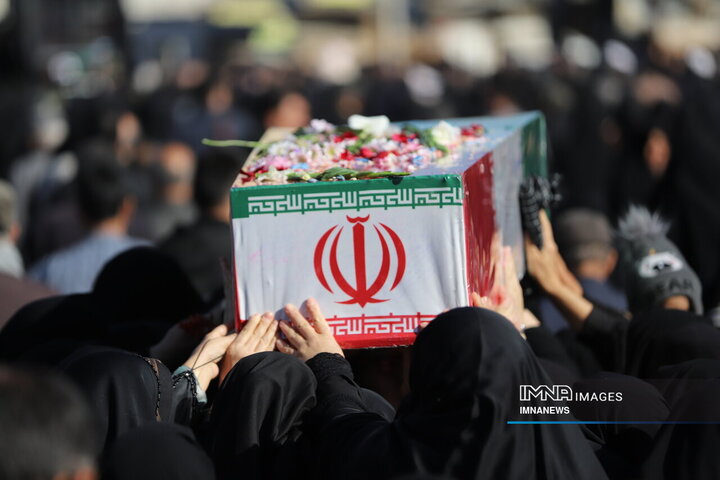 کاروان عطر یاس؛ مادرانه‌ترین بدرقه در هوای فاطمیه همدان