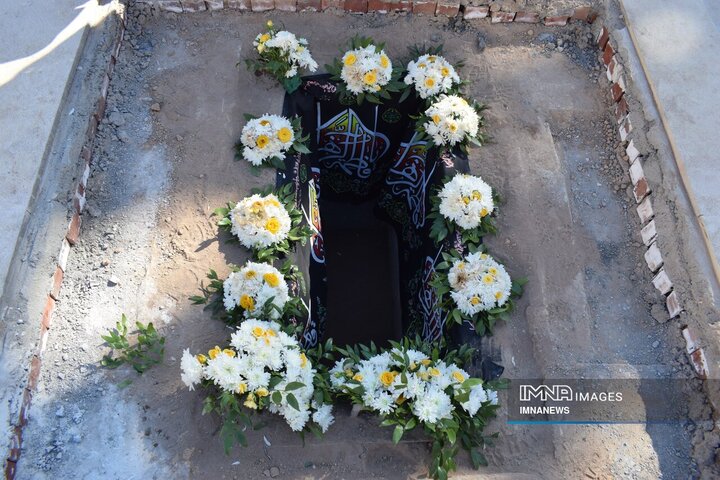 وداع عاشقانه مردم کرمان با یاران گمنام حاج قاسم