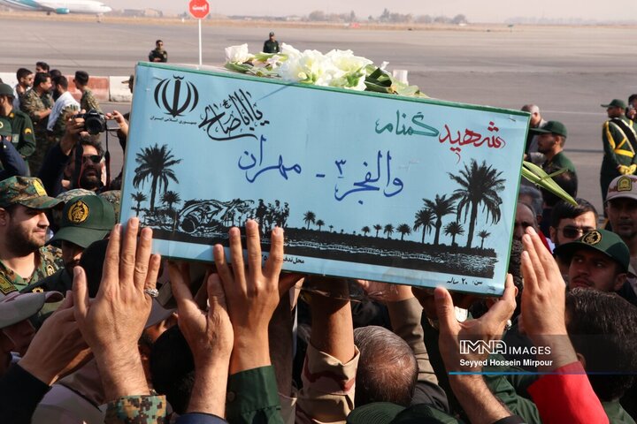 مشهد، قاب اشک فاطمی در استقبال از ۱۳ شهید گمنام