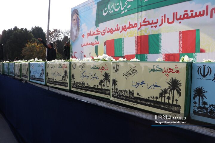 مشهد، قاب اشک فاطمی در استقبال از ۱۳ شهید گمنام