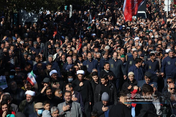 مشهد، قاب اشک فاطمی در استقبال از ۱۳ شهید گمنام