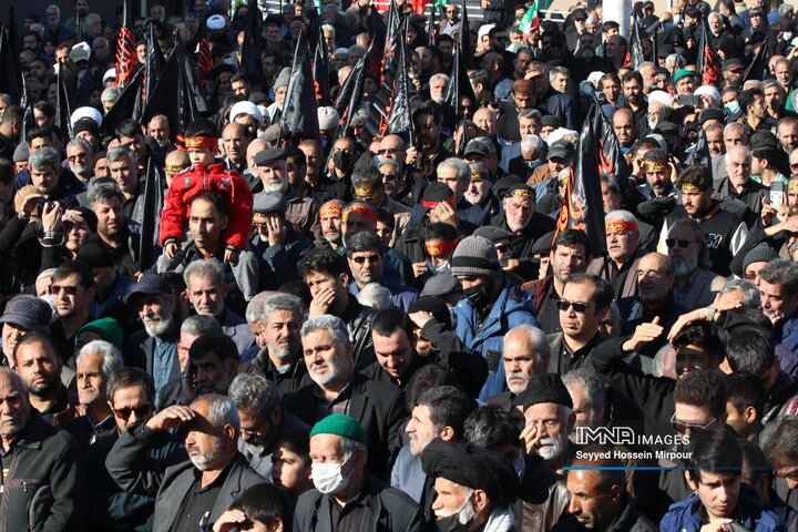 مشهد، قاب اشک فاطمی در استقبال از ۱۳ شهید گمنام
