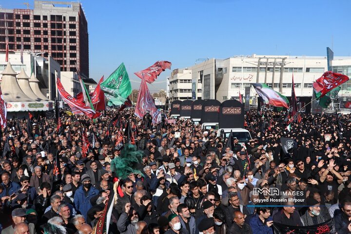 مشهد، قاب اشک فاطمی در استقبال از ۱۳ شهید گمنام
