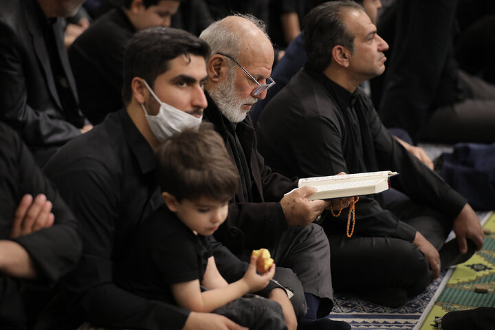 مراسم عزاداری شام شهادت حضرت زهرا(س) با حضور رهبر انقلاب