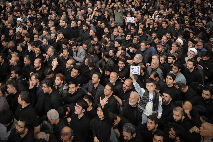 مراسم عزاداری شام شهادت حضرت زهرا(س) با حضور رهبر انقلاب