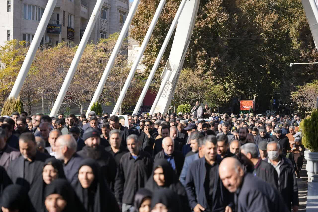 اشکها و نرگسها در مسیر کاروان شهدا؛ خرمآباد در سوگی فاطمی