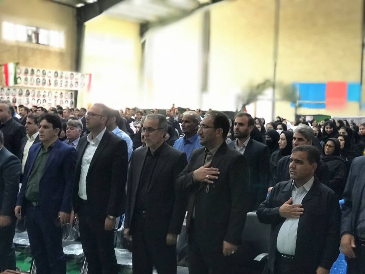 خانواده‌های شهدا الگویی بی‌نظیر برای جامعه هستند