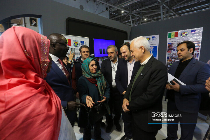 رونمایی از سه محصول جدید اداره بین‌الملل شهرداری اصفهان