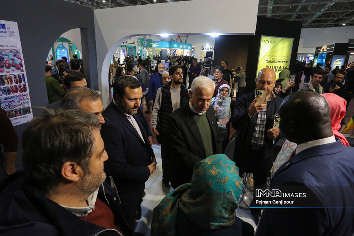 رونمایی از سه محصول جدید اداره بین‌الملل شهرداری اصفهان