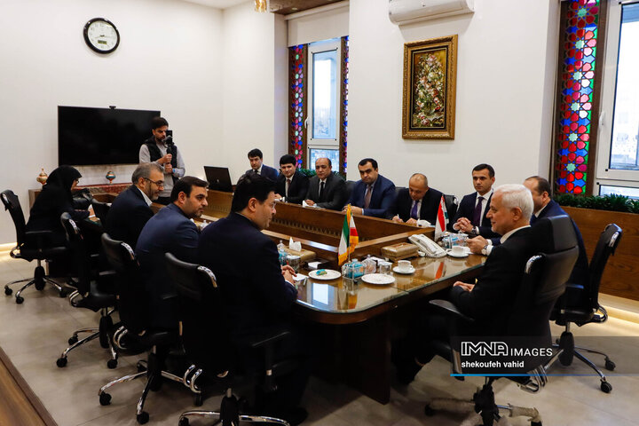 دیدار شهردار اصفهان و معاون شهرداردیدار شهردار اصفهان و نماینده شهردار دوشنبه دوشنبه
