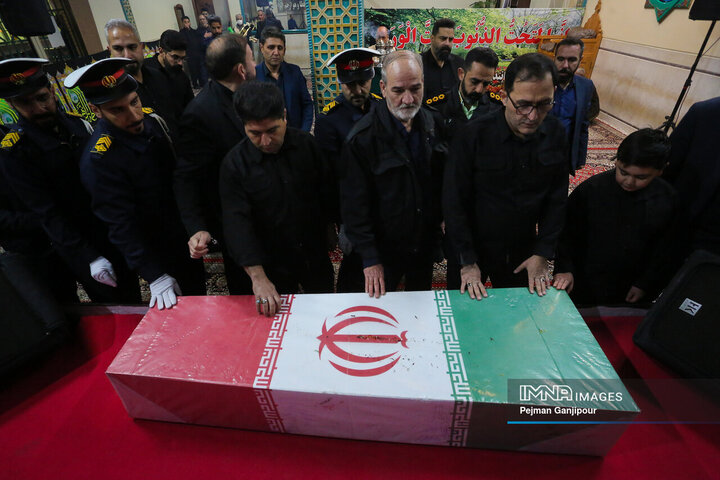 تشییع شهید گمنام در پایانه مسافربری کاوه