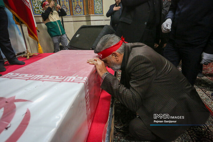 تشییع شهید گمنام در پایانه مسافربری کاوه