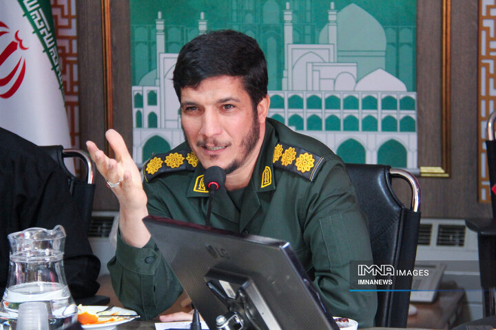 دیدار اعضای شورای شهر اصفهان با فرماندهان نواحی مقاومت بسیج