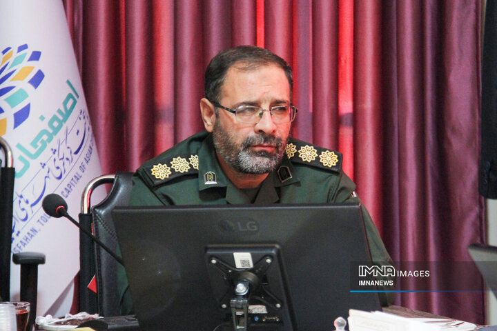 دیدار اعضای شورای شهر اصفهان با فرماندهان نواحی مقاومت بسیج