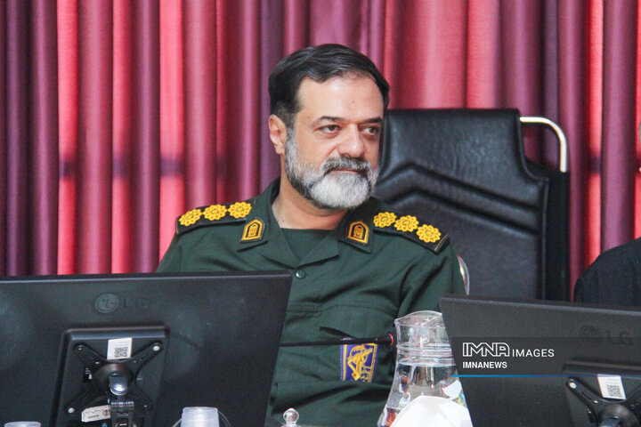 دیدار اعضای شورای شهر اصفهان با فرماندهان نواحی مقاومت بسیج