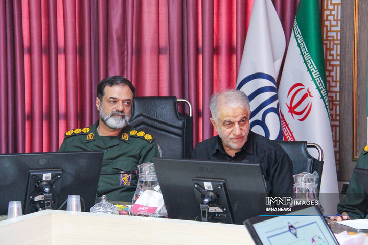 دیدار اعضای شورای شهر اصفهان با فرماندهان نواحی مقاومت بسیج