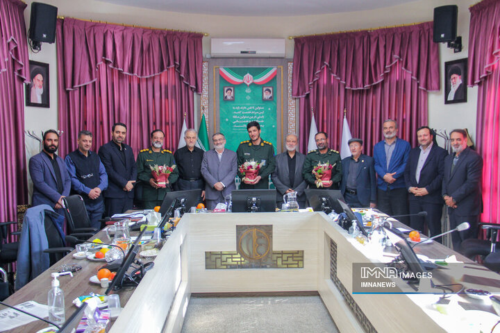 دیدار اعضای شورای شهر اصفهان با فرماندهان نواحی مقاومت بسیج