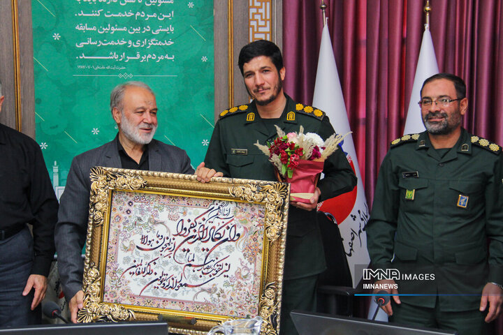 دیدار اعضای شورای شهر اصفهان با فرماندهان نواحی مقاومت بسیج