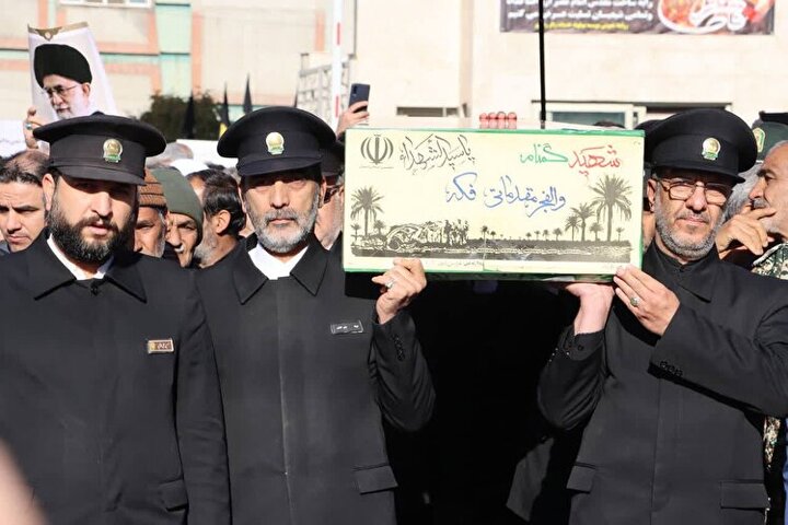 پیکرهای مطهر چهار شهید گمنام دفاع مقدس در خراسان رضوی آرام گرفت + فیلم