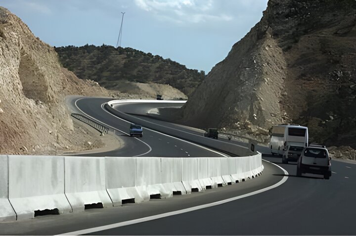 پیشرفت ۶۲ کیلومتر آسفالت در محور پل سیمره – بابازید