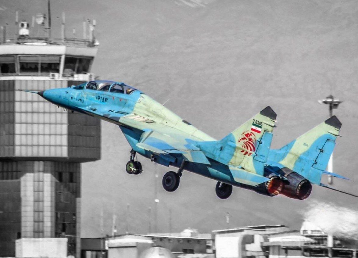 از توضیح ارتش برای پرواز جنگنده ها تا جزئیات بیشتر درباره افزایش نرخ بنزین