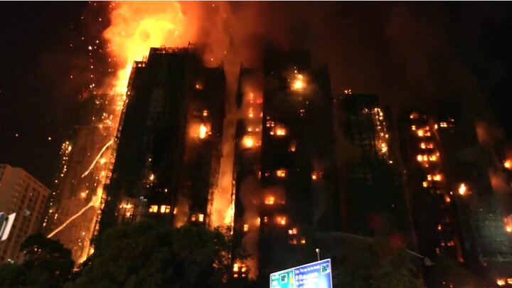 آتش‌سوزی مرگبار هنگ‌کنگ، زنگ خطر ایمنی آسمان‌خراش‌ها را به صدا درآورد