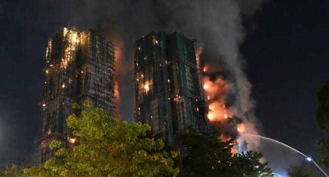 آتشسوزی مرگبار هنگکنگ زنگ خطر ایمنی آسمانخراشها را به صدا درآورد