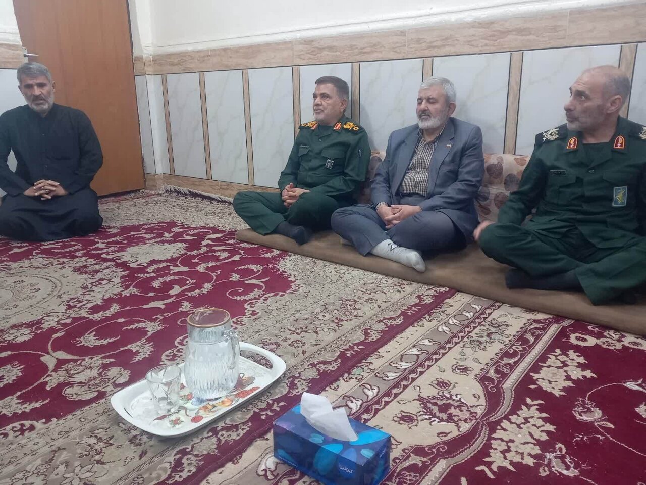 دیدار معاون هماهنگ کننده نیروی زمینی سپاه با خانواده شهید محمدحسین سواری