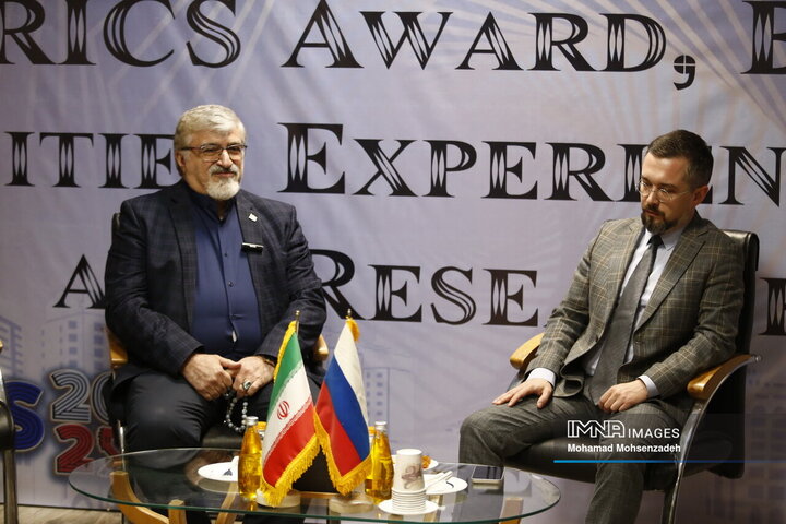 رونمایی از وب‌گاه مرکز مطالعات و امضای تفاهم‌نامه با اتحادیه شهرهای بریکس